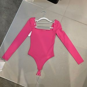 Babaton contour body suit long sleeve pink